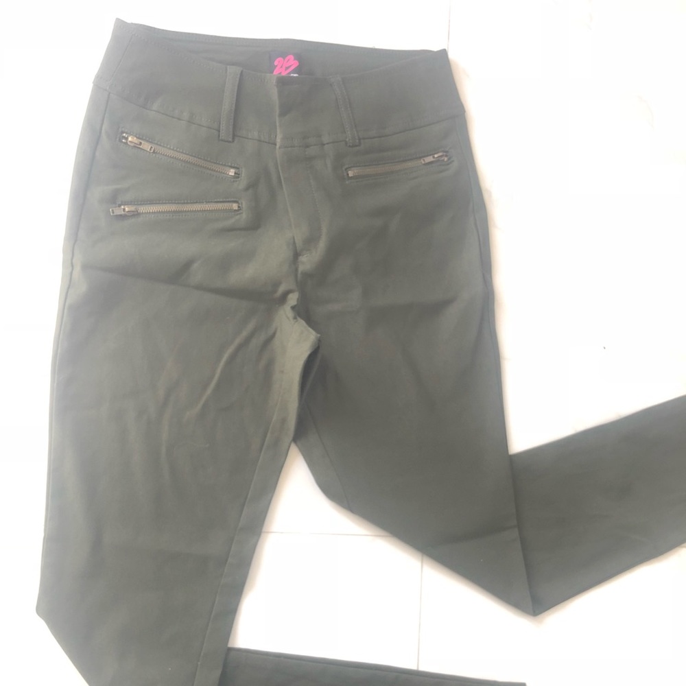 2 B Bebe Stretch pants